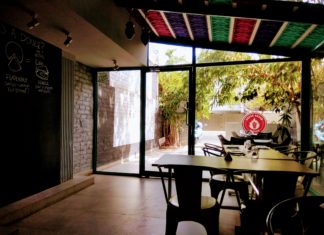 DonerKebabBistro, FamilyFoodTravels.com, LinuFreddy