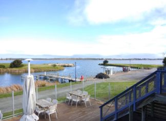 Islanders Tavern, LinuFreddy, FamilyFoodTravels.com